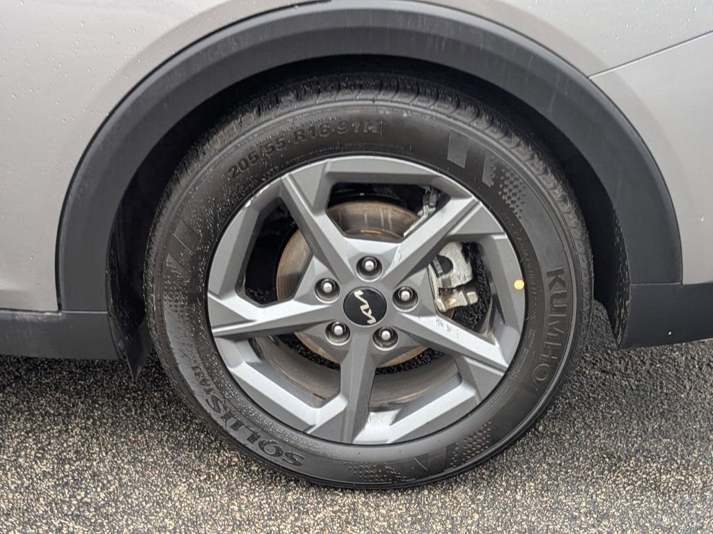 Used 2025 Kia K4 LXS image 26