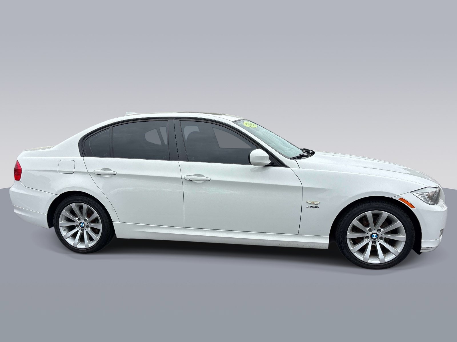 Used 2011 BMW 328i xDrive Sedan AWD/4WD image 2