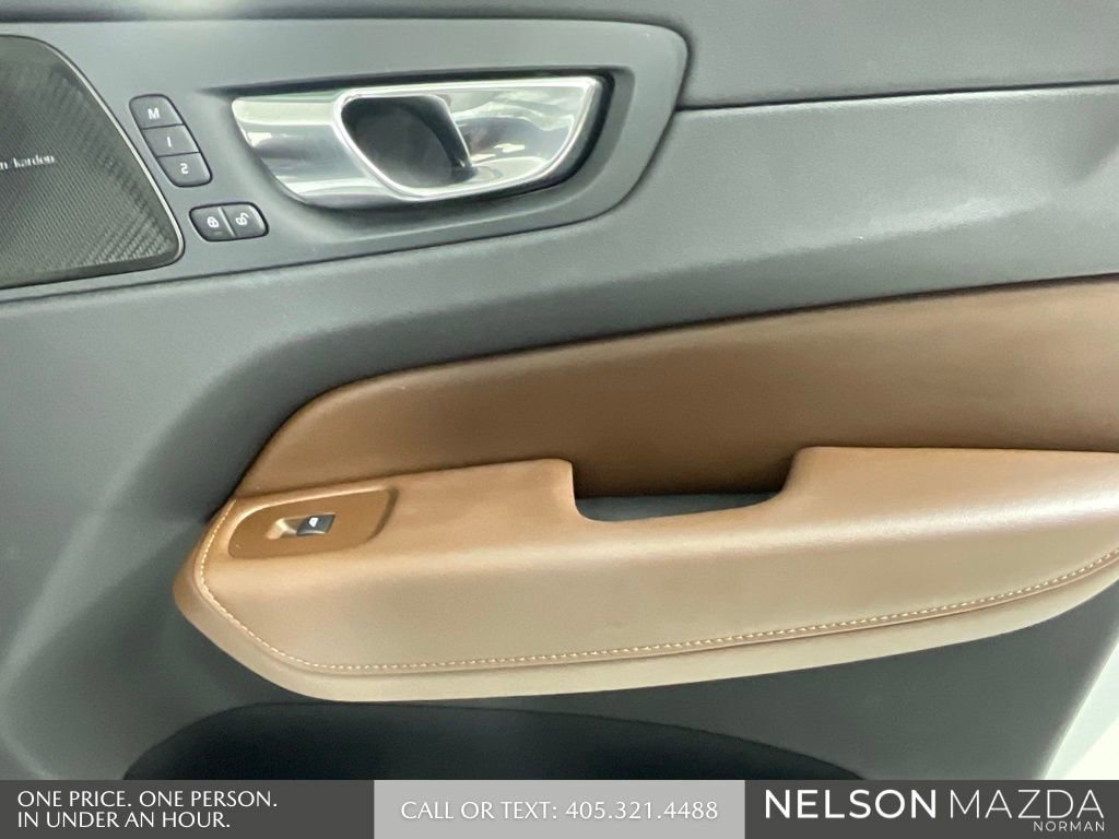 Used 2020 Volvo XC60 T6 Inscription AWD/4WD image 22