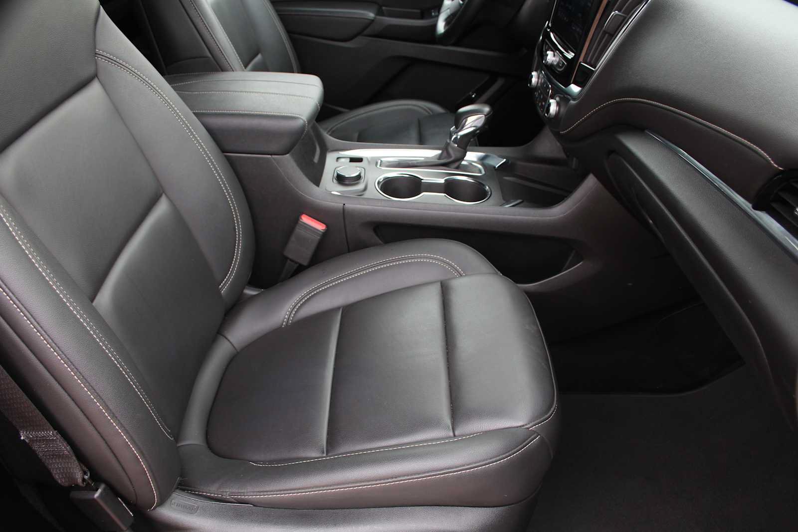 Used 2023 Chevrolet Traverse LT FWD image 20