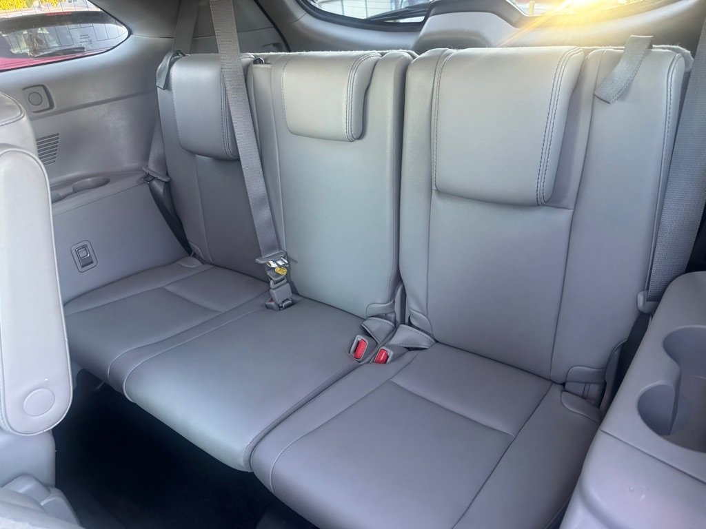 Used 2018 Toyota Highlander SE image 16