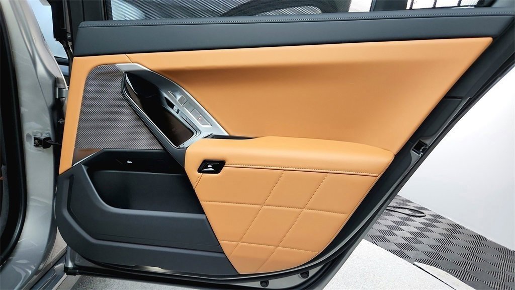 New 2026 BMW 740i xDrive image 10