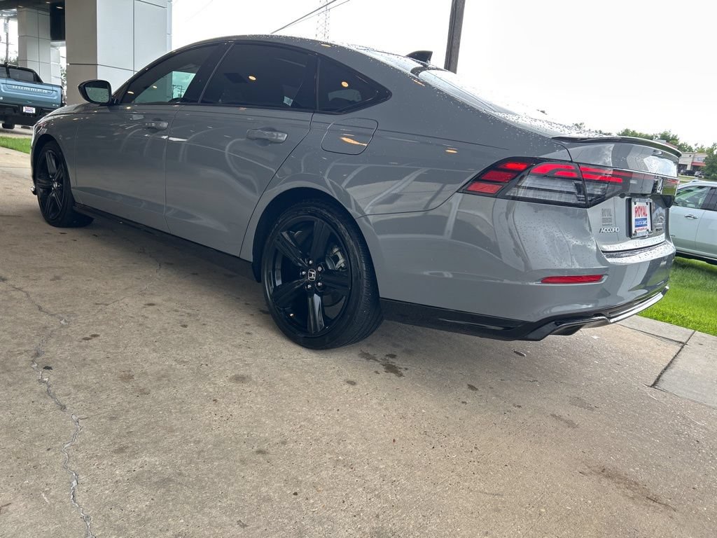 Used 2025 Honda Accord Sport image 5