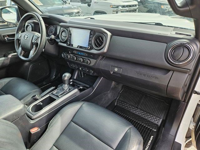 Used 2021 Toyota Tacoma TRD Sport w/ TRD Premium Sport Package AWD/4WD image 33
