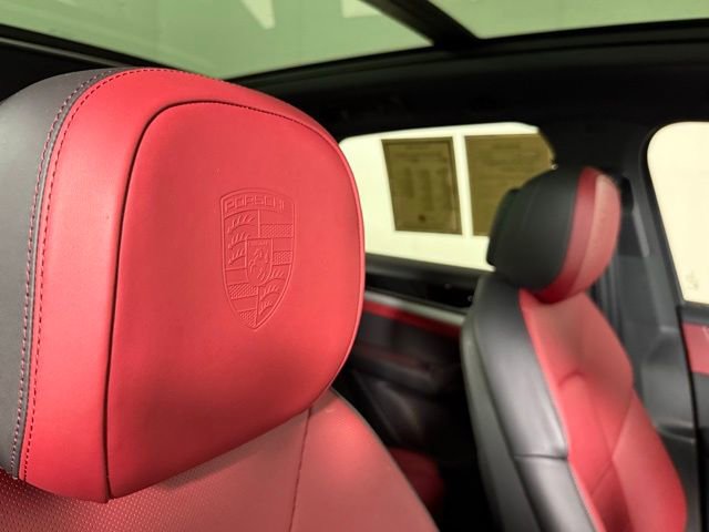 Used 2025 Porsche Cayenne S image 34