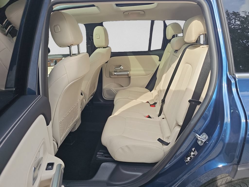 Used 2023 Mercedes-Benz GLB 250 4MATIC w/ Premium Package image 26