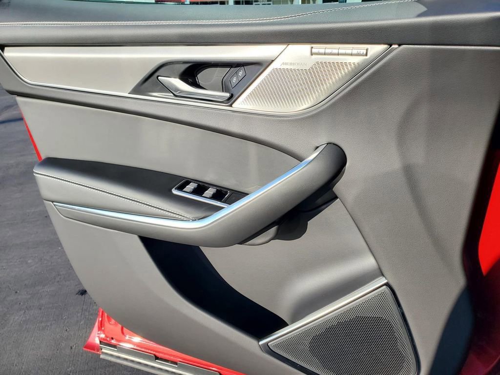 Used 2024 Jaguar F-PACE R-Dynamic S image 16