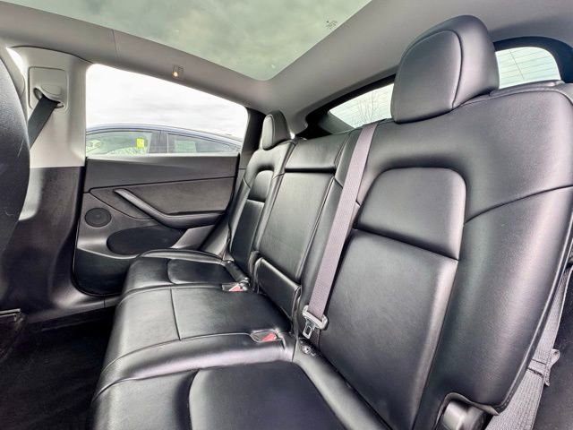 Used 2021 Tesla Model Y Long Range image 21