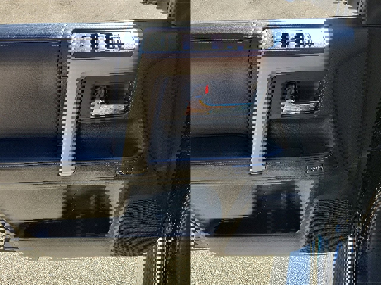 Used 2024 Toyota 4Runner Limited image 12