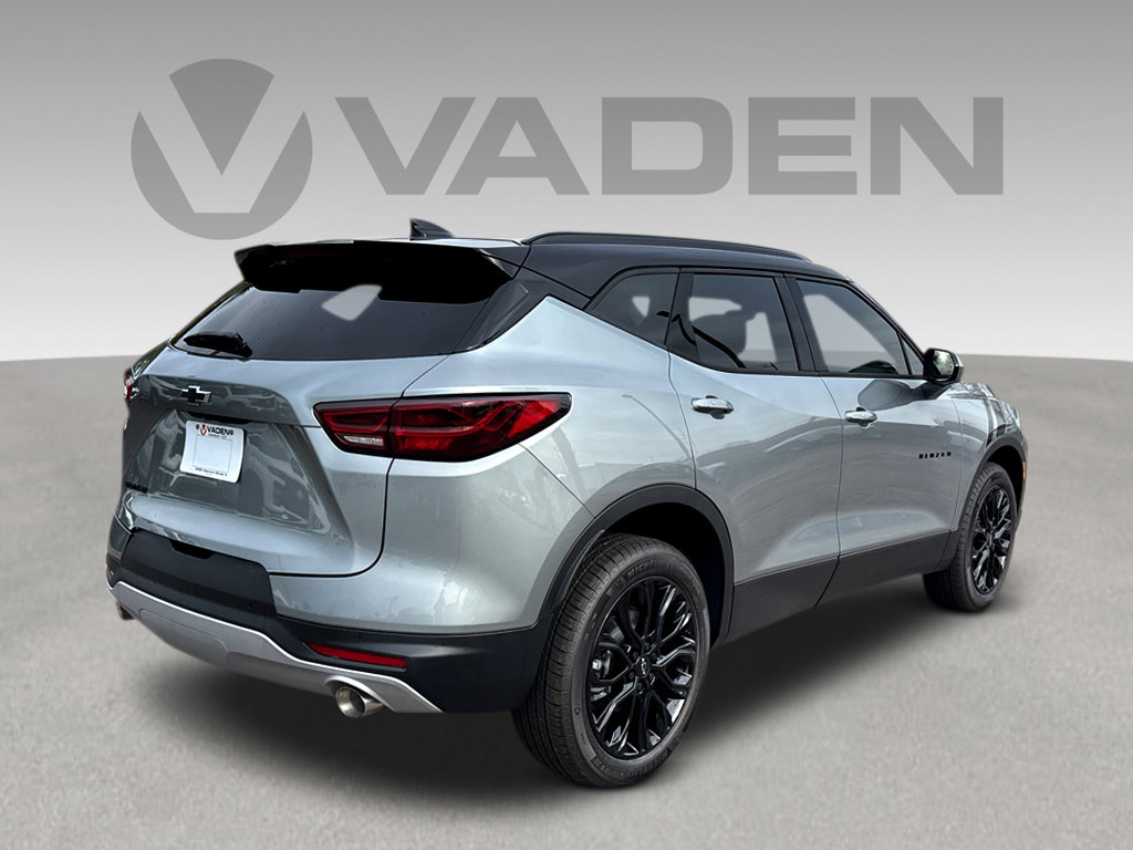 New 2026 Chevrolet Blazer LT w/ LPO, Black Sport Package FWD image 28