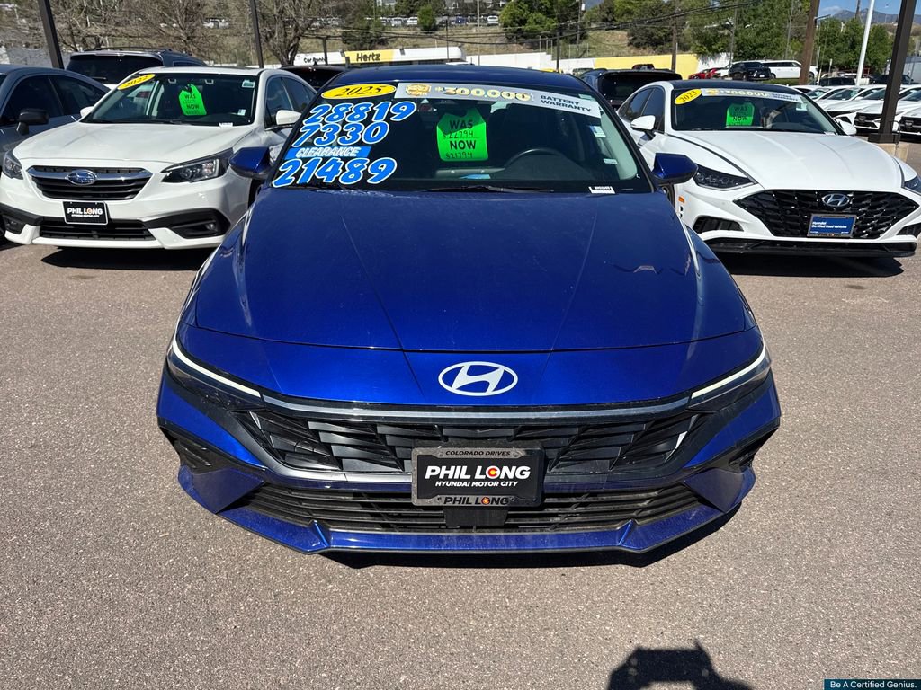 Certified 2025 Hyundai Elantra SEL FWD image 21