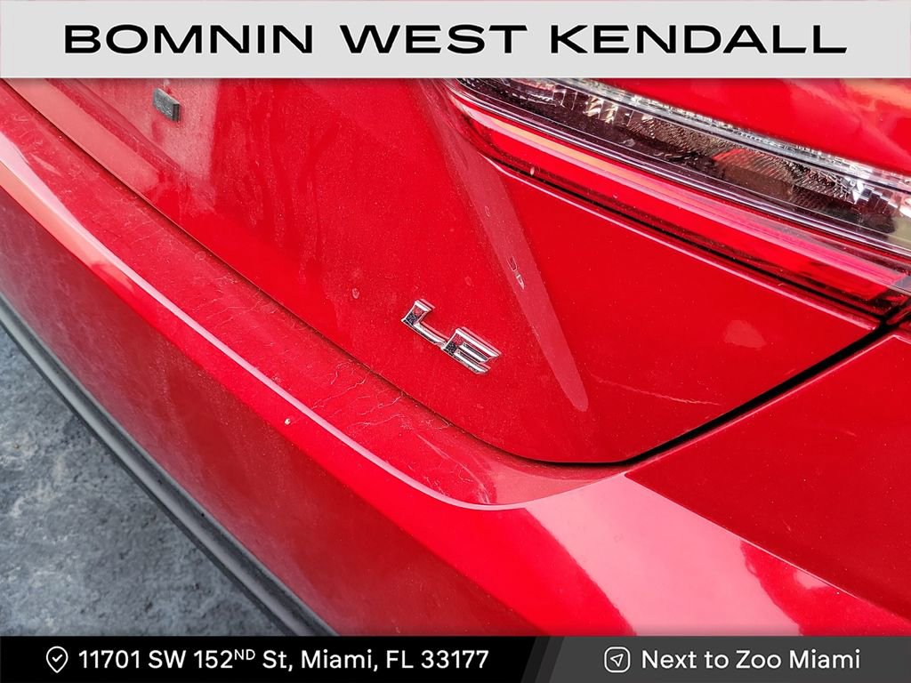 Used 2025 Toyota Camry LE image 4