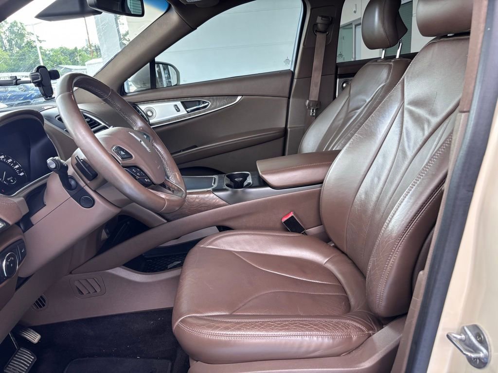 Used 2016 Lincoln MKX Reserve w/ Luxury Package image 18