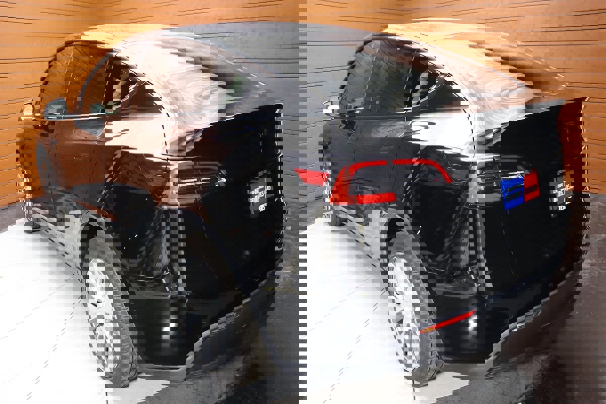 Used 2023 Tesla Model Y Long Range image 15