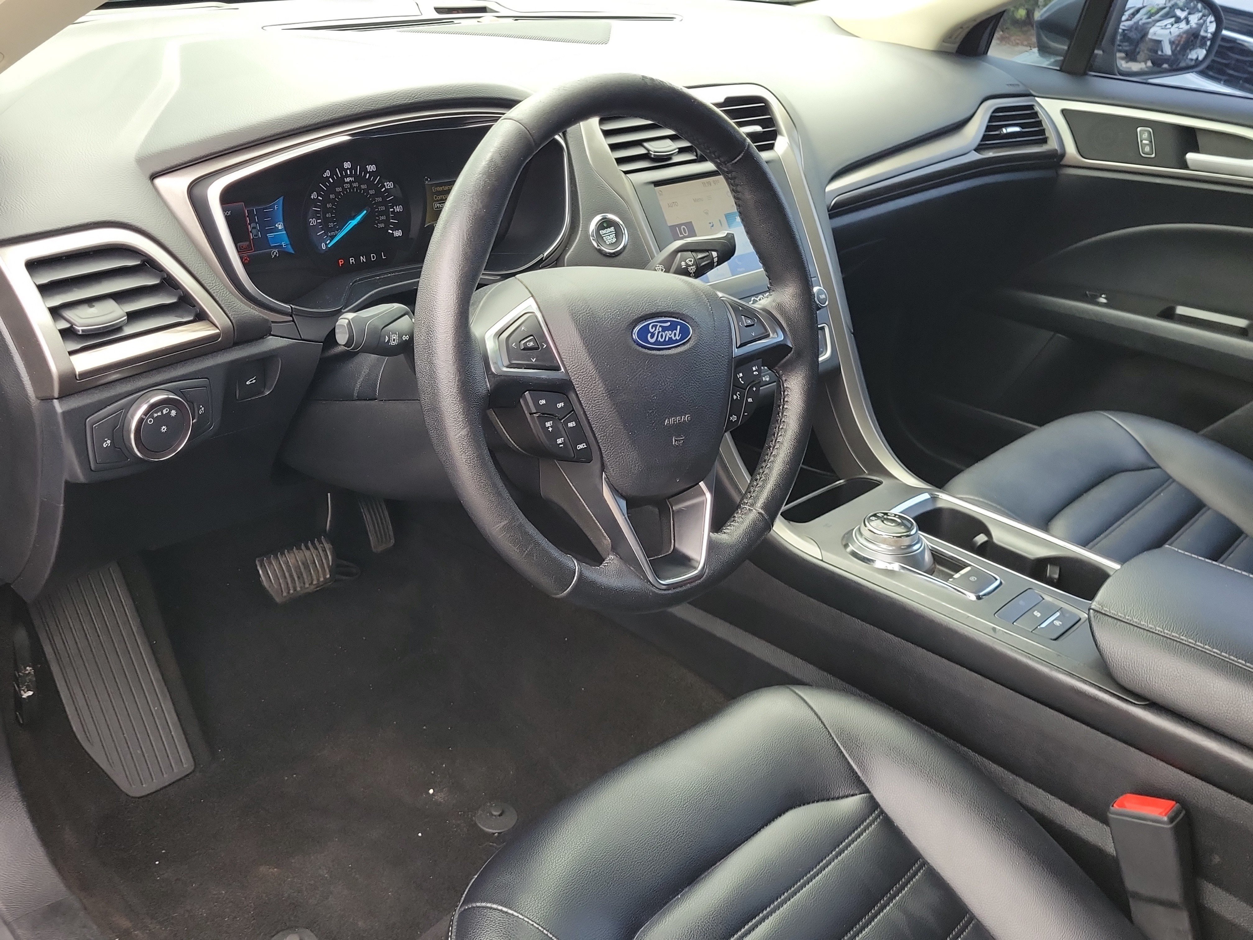 Used 2020 Ford Fusion SEL FWD image 20