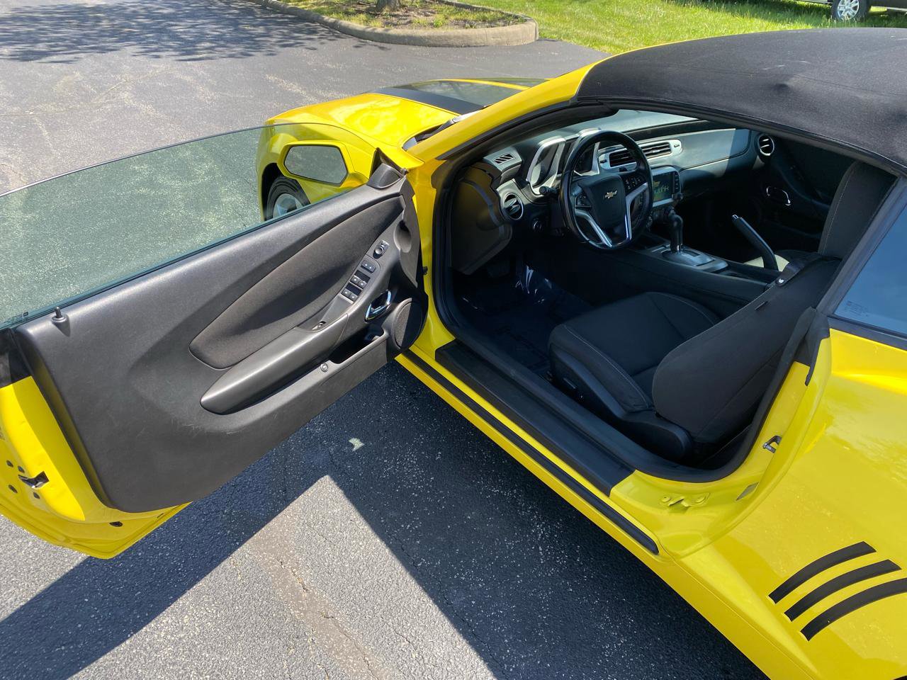 Used 2015 Chevrolet Camaro LT RWD image 22