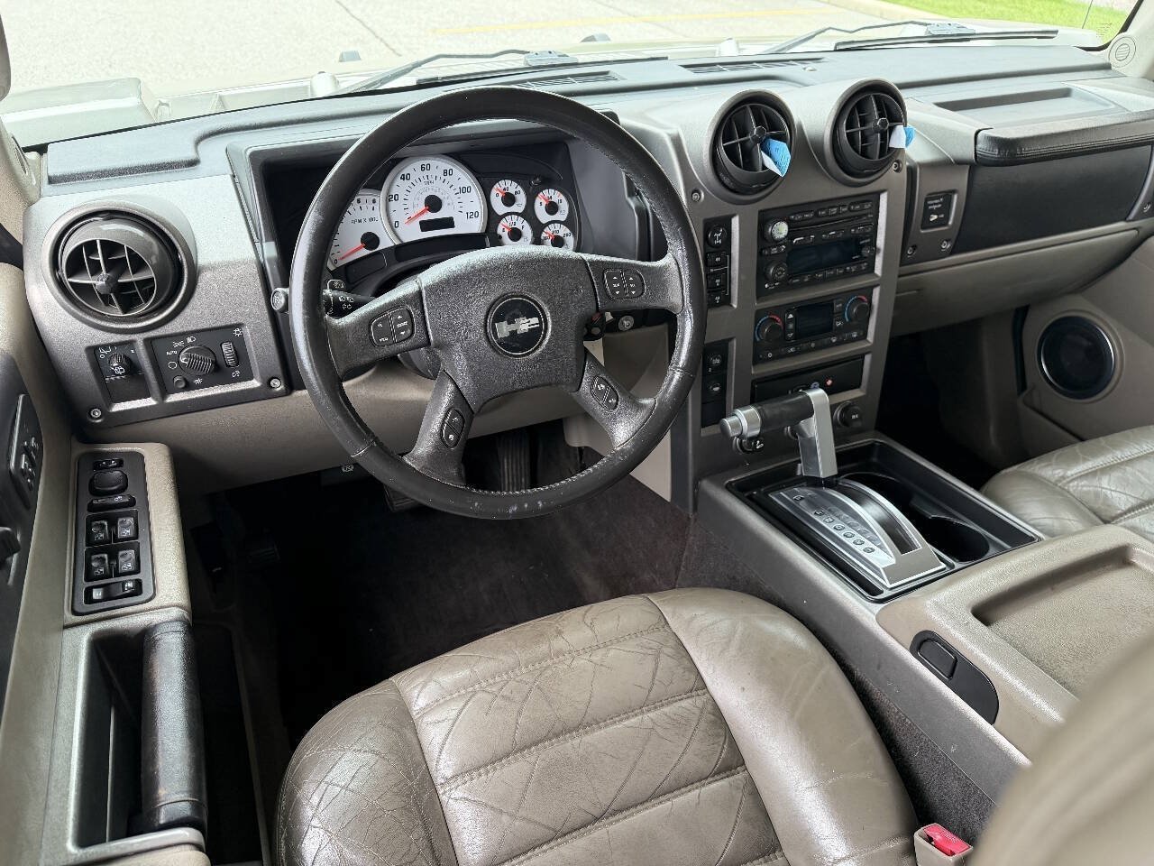 Used 2004 HUMMER H2 w/ Preferred Equipment Group AWD/4WD image 9