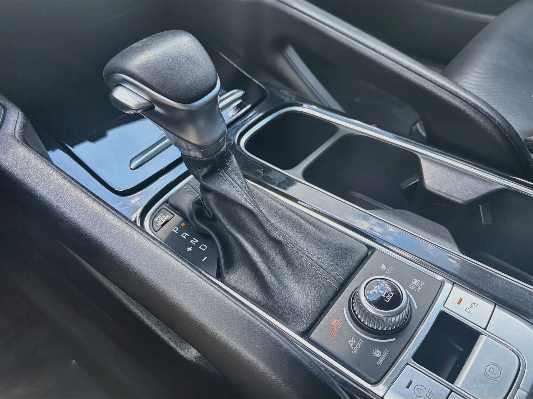 Used 2025 Kia Telluride S AWD/4WD image 25
