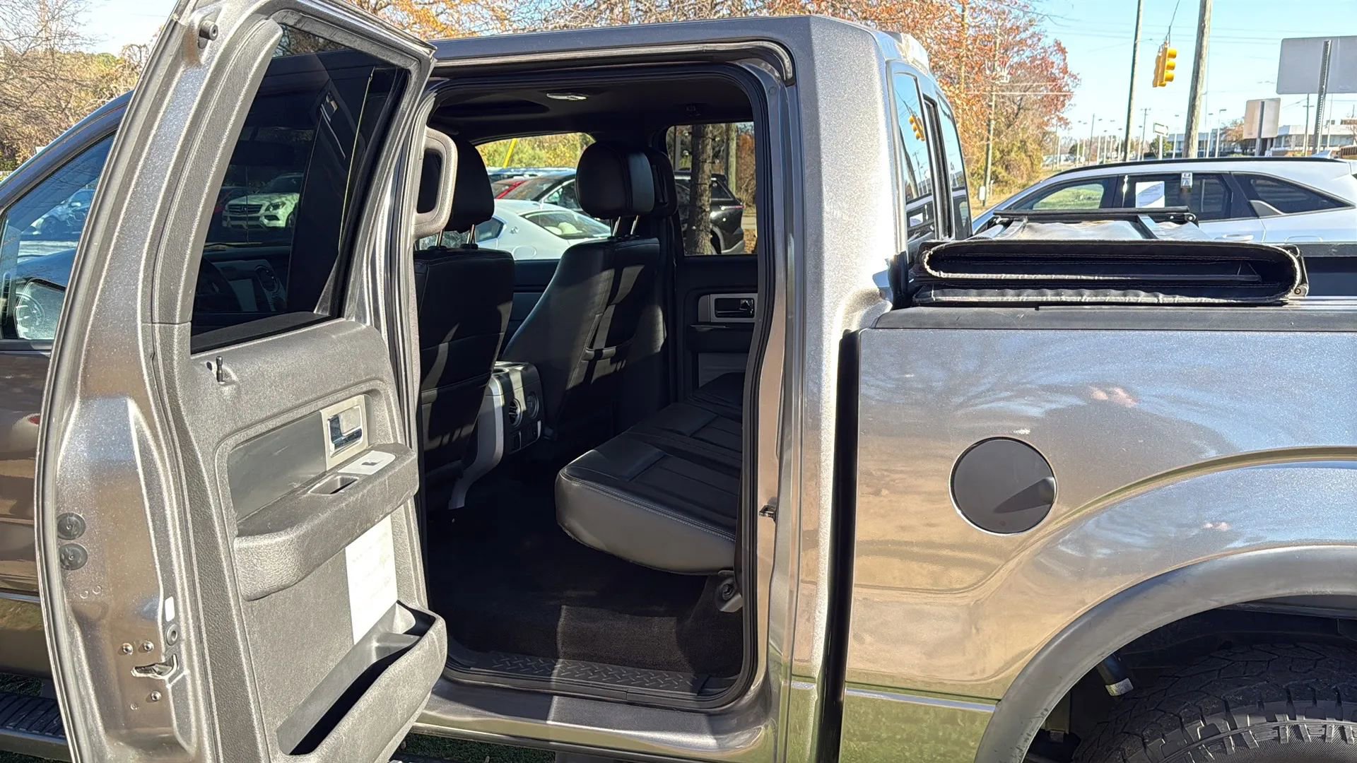 Used 2014 Ford F150 FX4 w/ Equipment Group 402A Luxury image 19