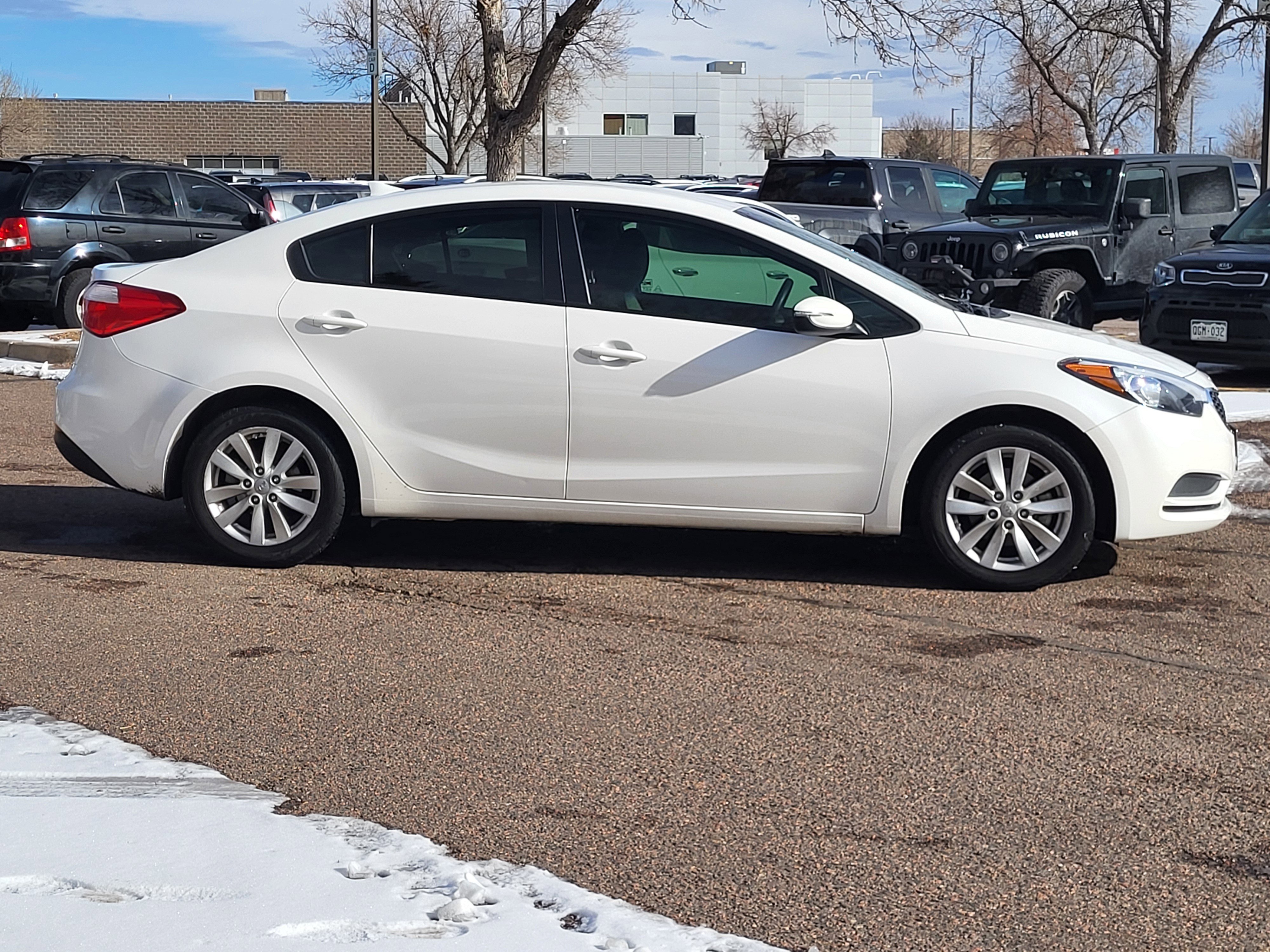 Used 2014 Kia Forte LX w/ Popular Package image 2