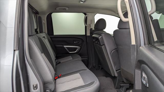 Used 2023 Nissan Titan SV image 17