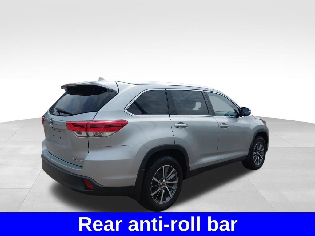 Used 2019 Toyota Highlander XLE AWD/4WD image 12