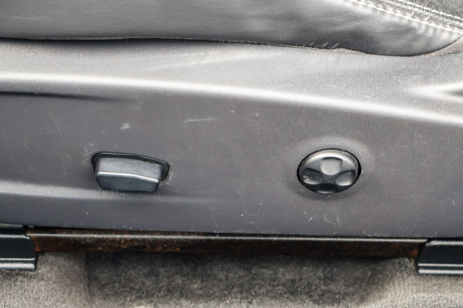 Used 2013 Dodge Challenger SXT Plus image 10