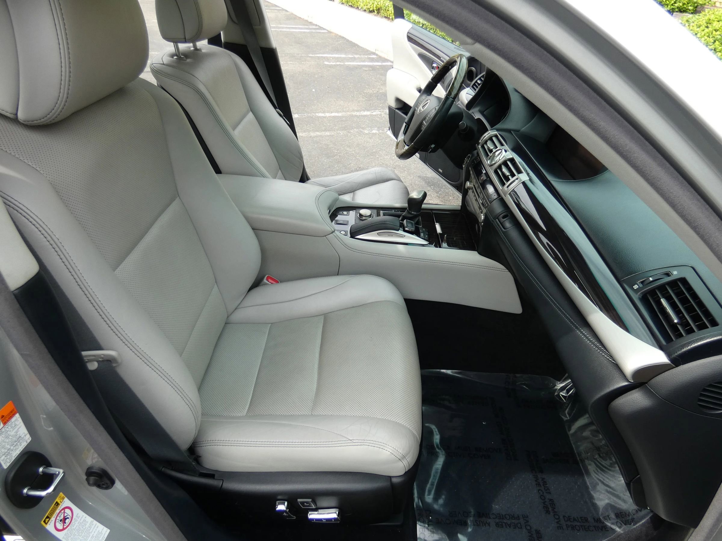 Used 2016 Lexus LS 460 w/ Comfort Package image 28