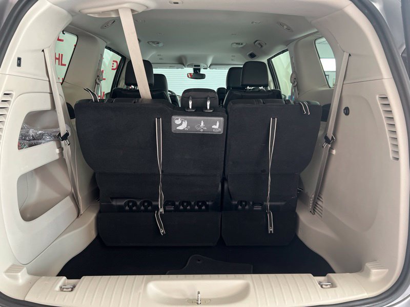 Used 2019 Chrysler Pacifica Touring-L Plus FWD image 8