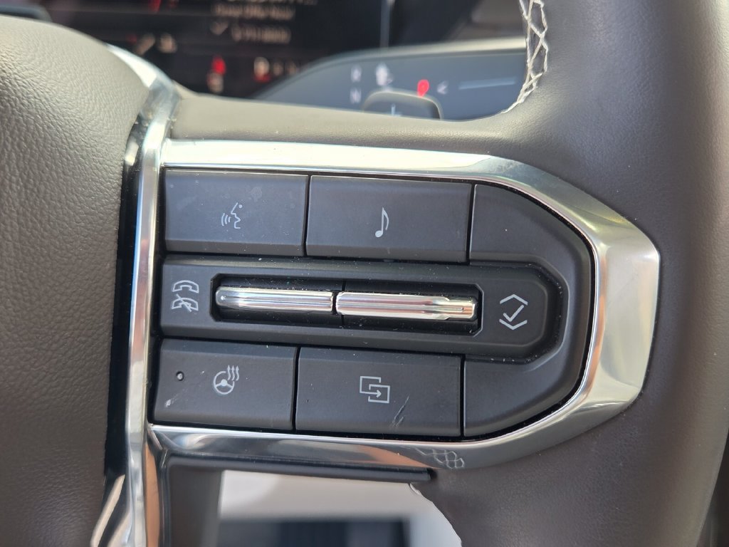 Certified 2025 GMC Acadia Denali w/ Super Cruise Package FWD image 29