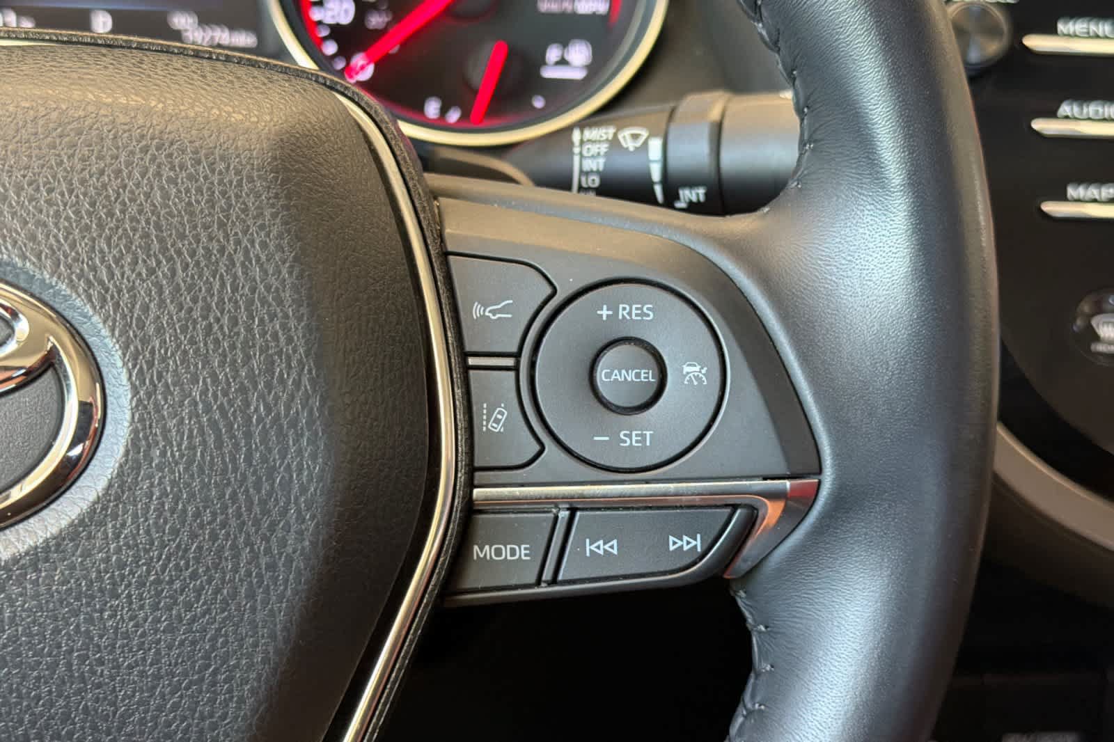 Used 2020 Toyota Camry XSE FWD image 25