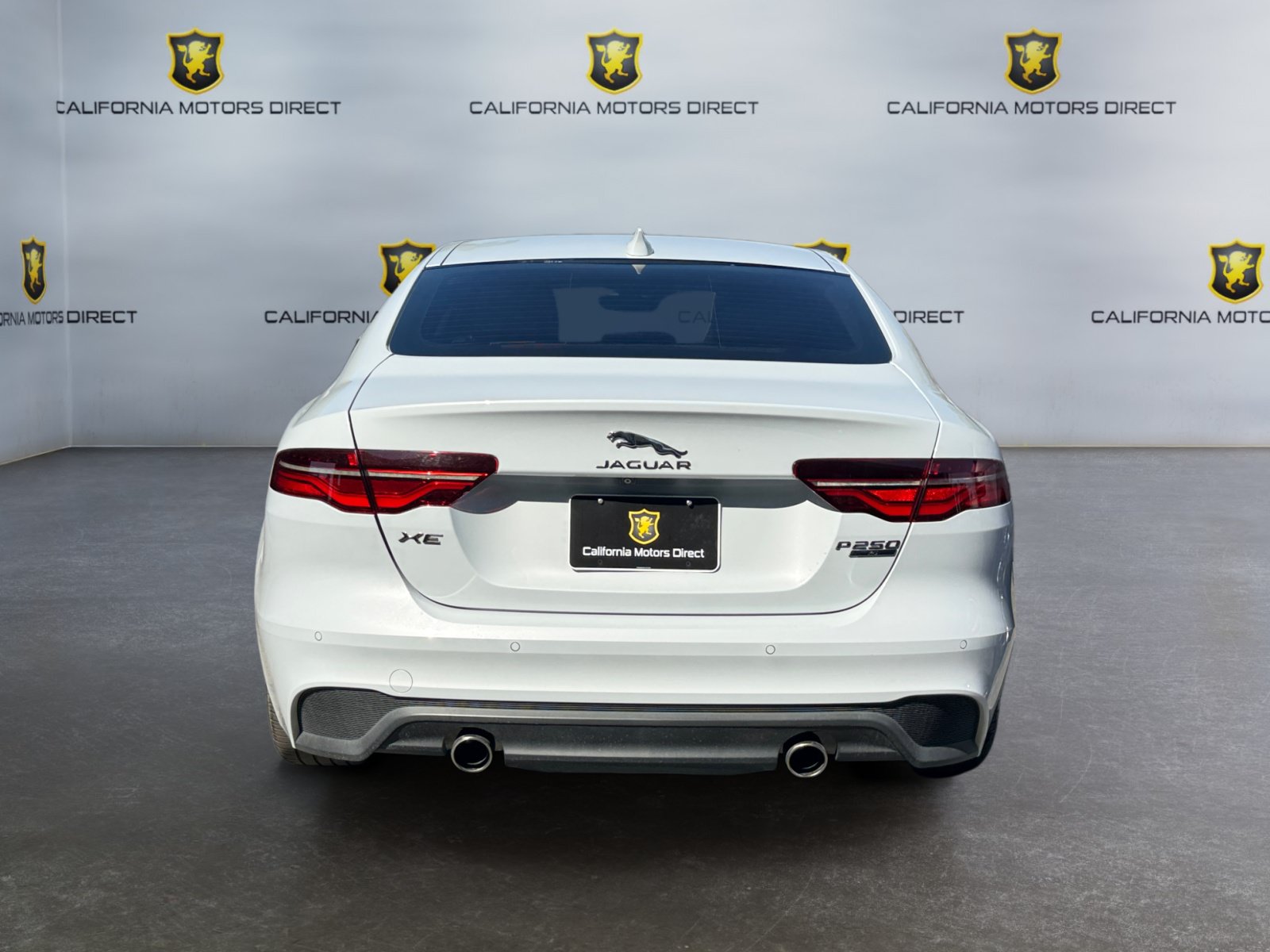 Used 2020 Jaguar XE S RWD image 4