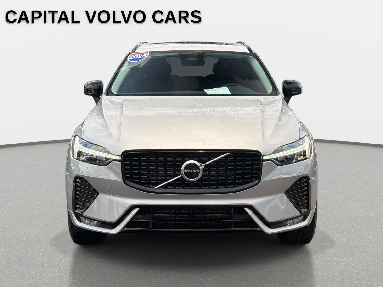 Certified 2025 Volvo XC60 B5 Core AWD/4WD image 2