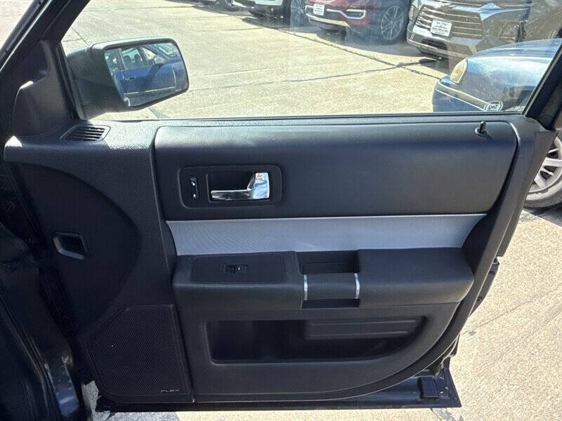 Used 2014 Ford Flex Limited w/ Equipment Group 303A AWD/4WD image 25