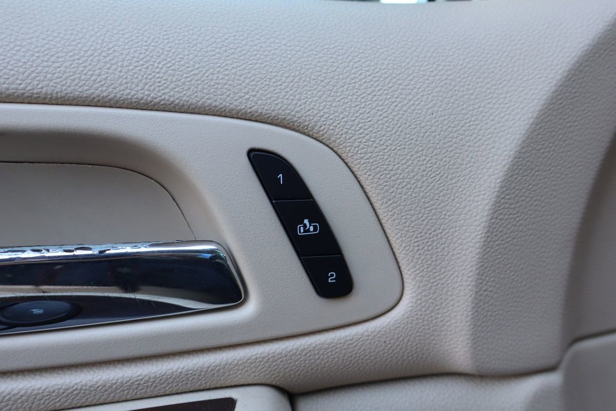 Used 2007 Cadillac Escalade AWD w/ Information Package image 18