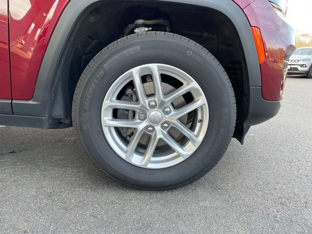 Used 2025 Jeep Grand Cherokee Laredo X AWD/4WD image 36