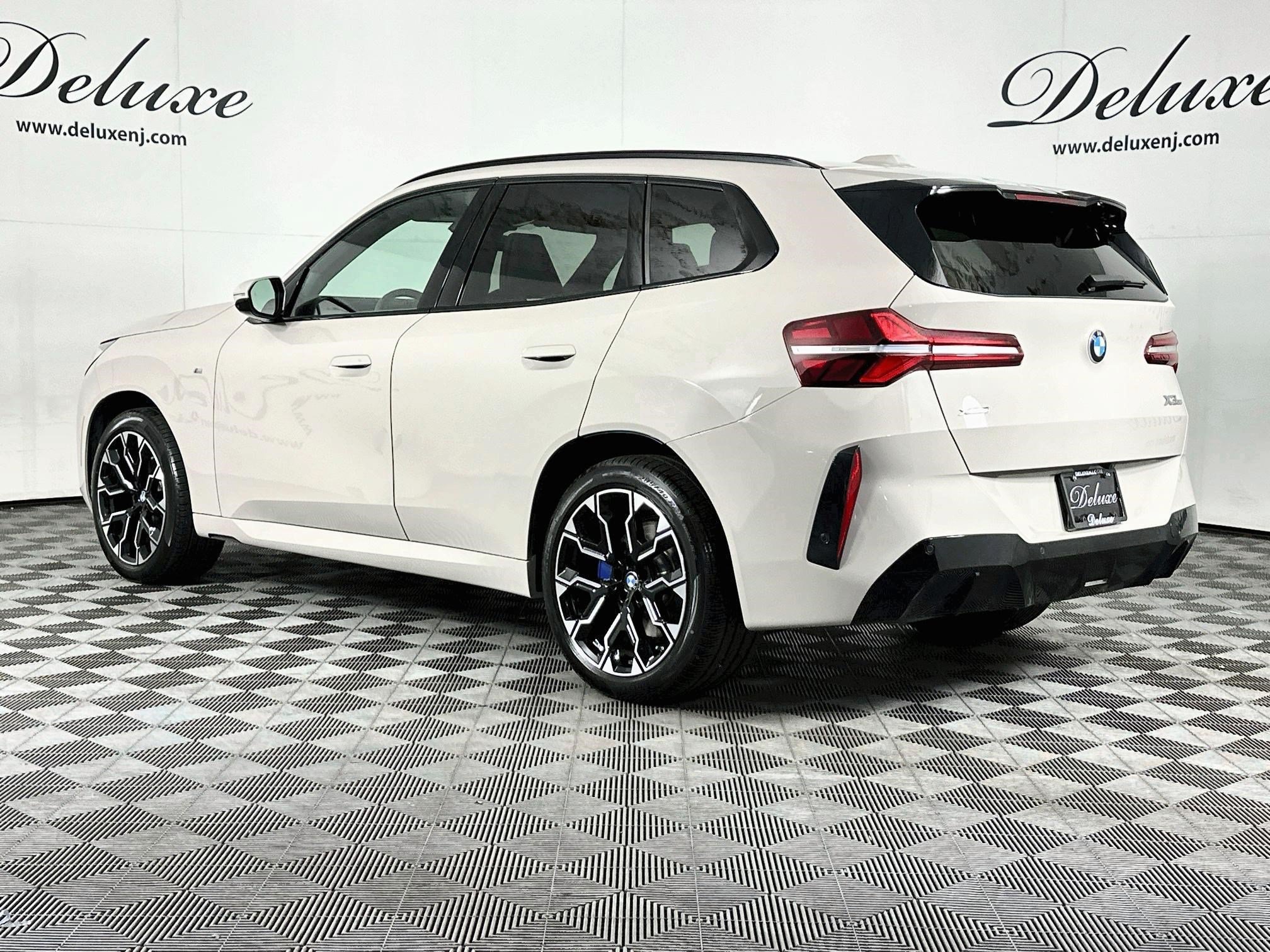 Used 2026 BMW X3 xDrive30i w/ Premium Package AWD/4WD image 4