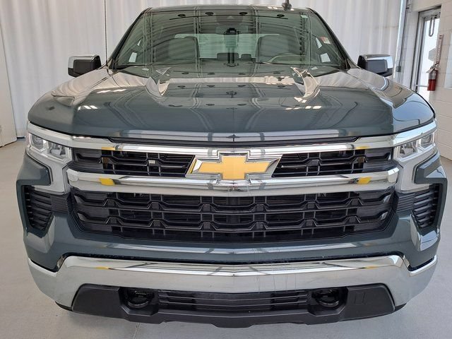 Used 2025 Chevrolet Silverado 1500 LT AWD/4WD image 4