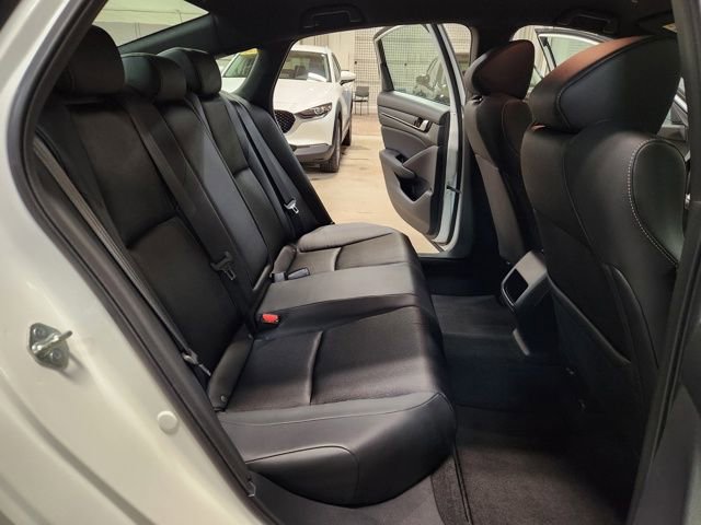 Used 2018 Honda Accord Sport image 26