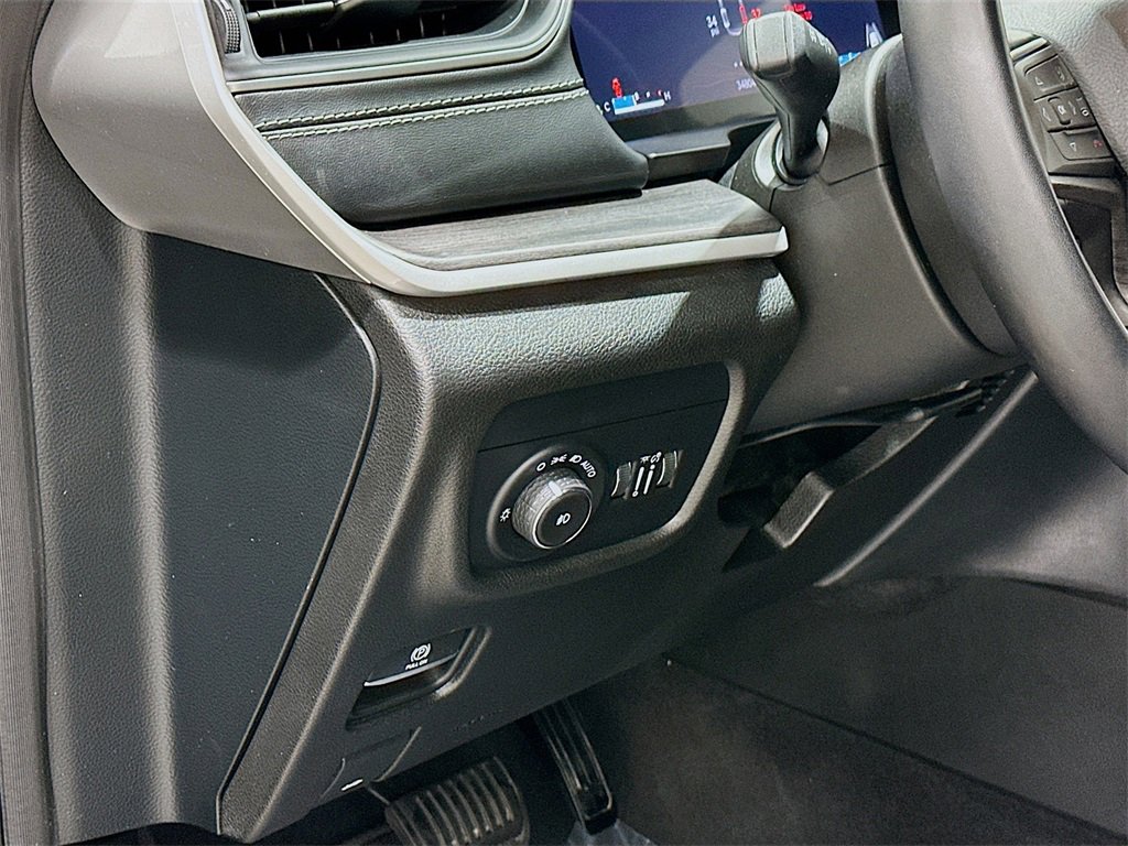 Used 2022 Jeep Grand Cherokee Limited image 10