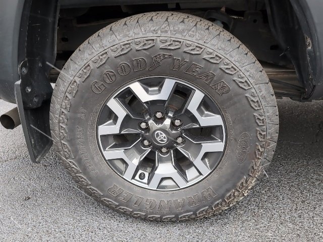 Used 2023 Toyota Tacoma TRD Off-Road image 9