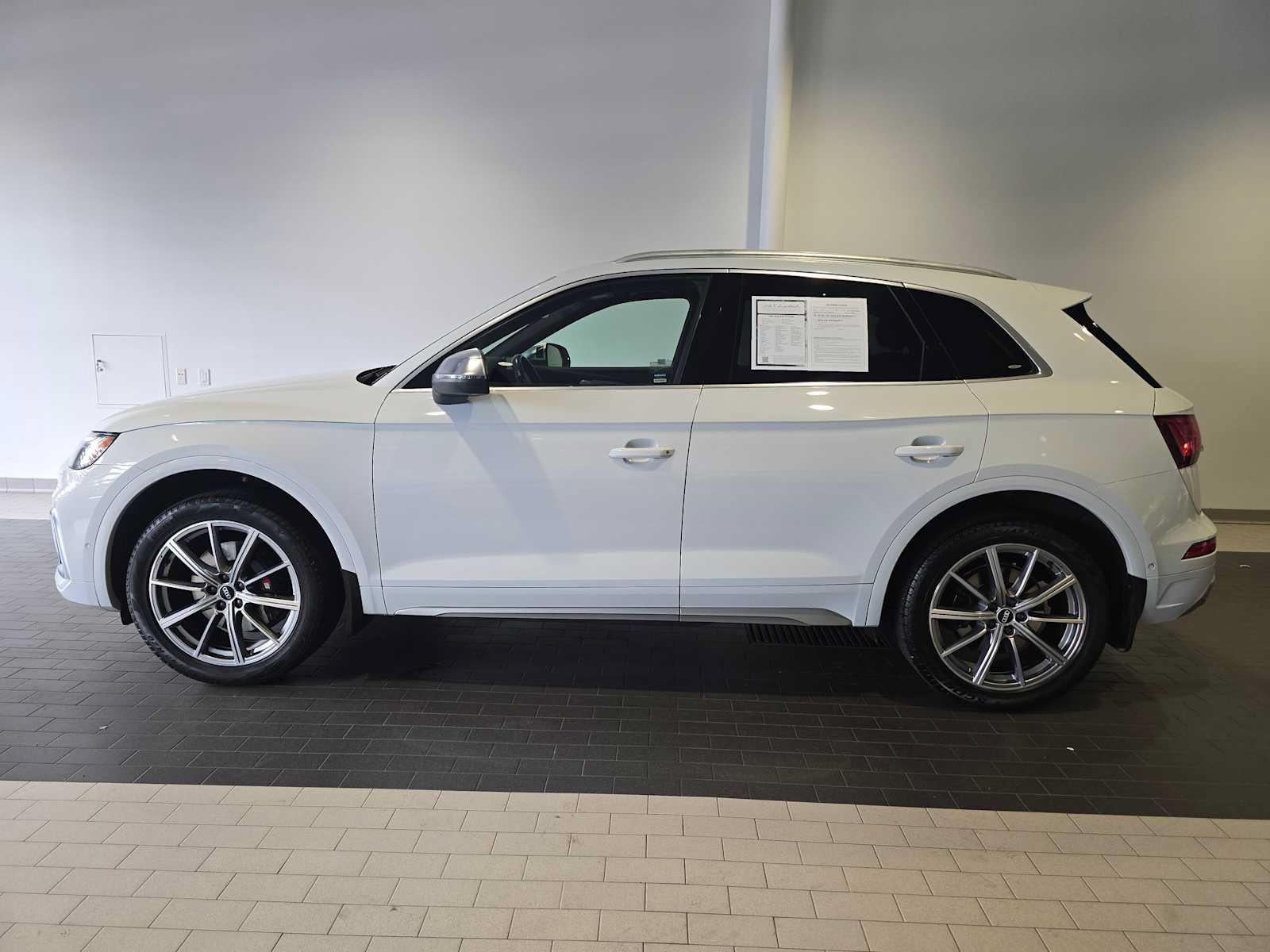 Used 2021 Audi SQ5 Prestige w/ Prestige Package AWD/4WD image 2