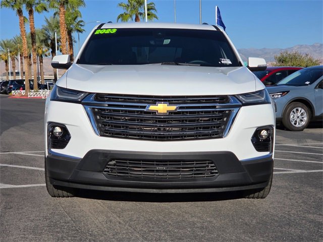 Used 2023 Chevrolet Traverse LT w/ Rear Camera Mirror Package image 2