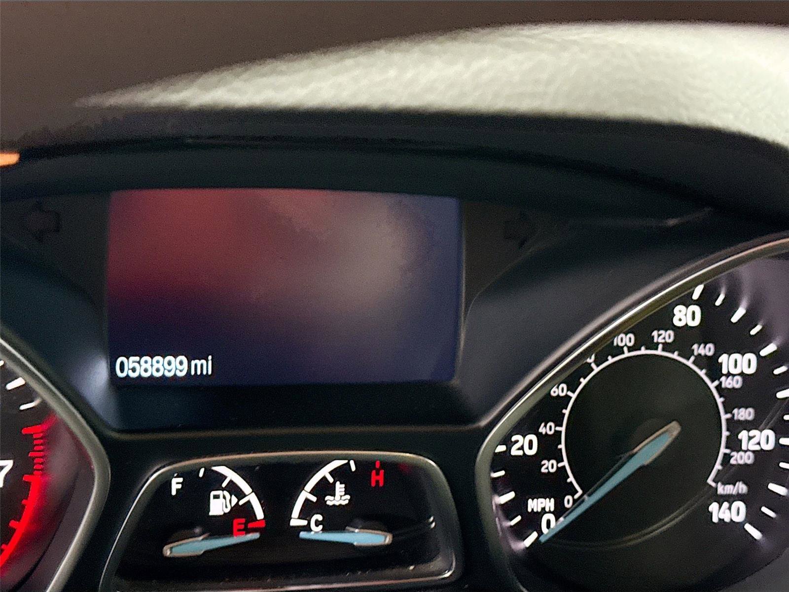 Used 2017 Ford Escape SE w/ SE Cold Weather Package image 3