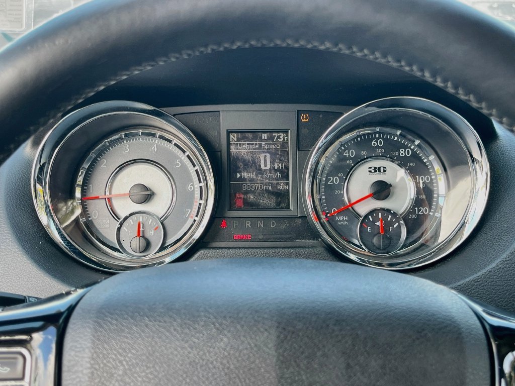 Used 2014 Chrysler Town & Country Touring-L FWD image 12