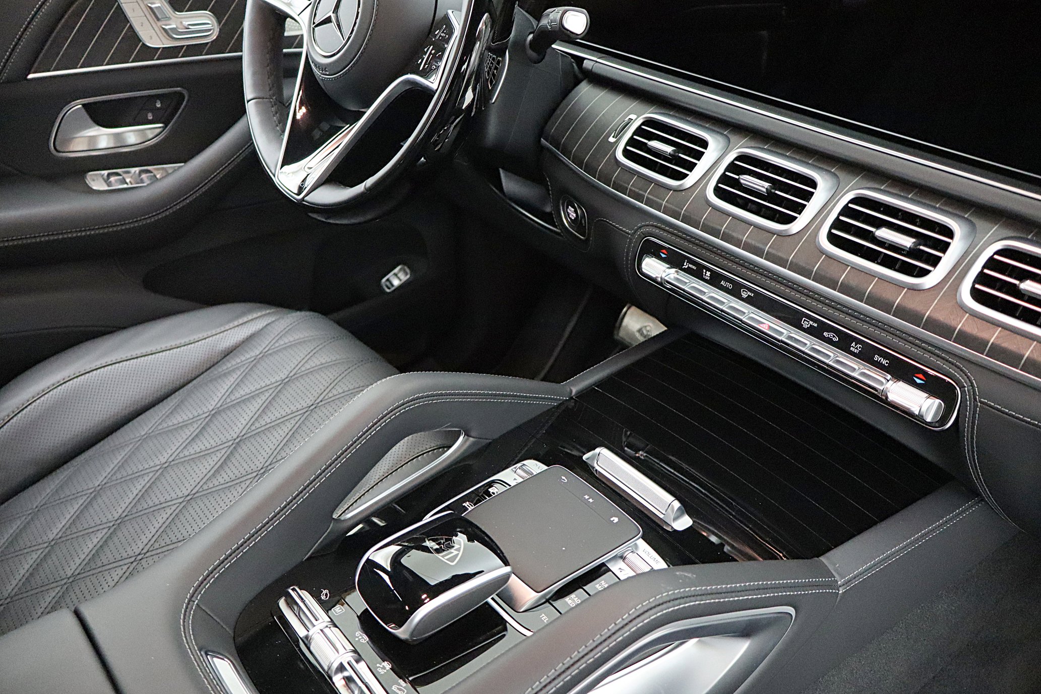 Used 2026 Mercedes-Benz Maybach GLS 600 4MATIC image 33