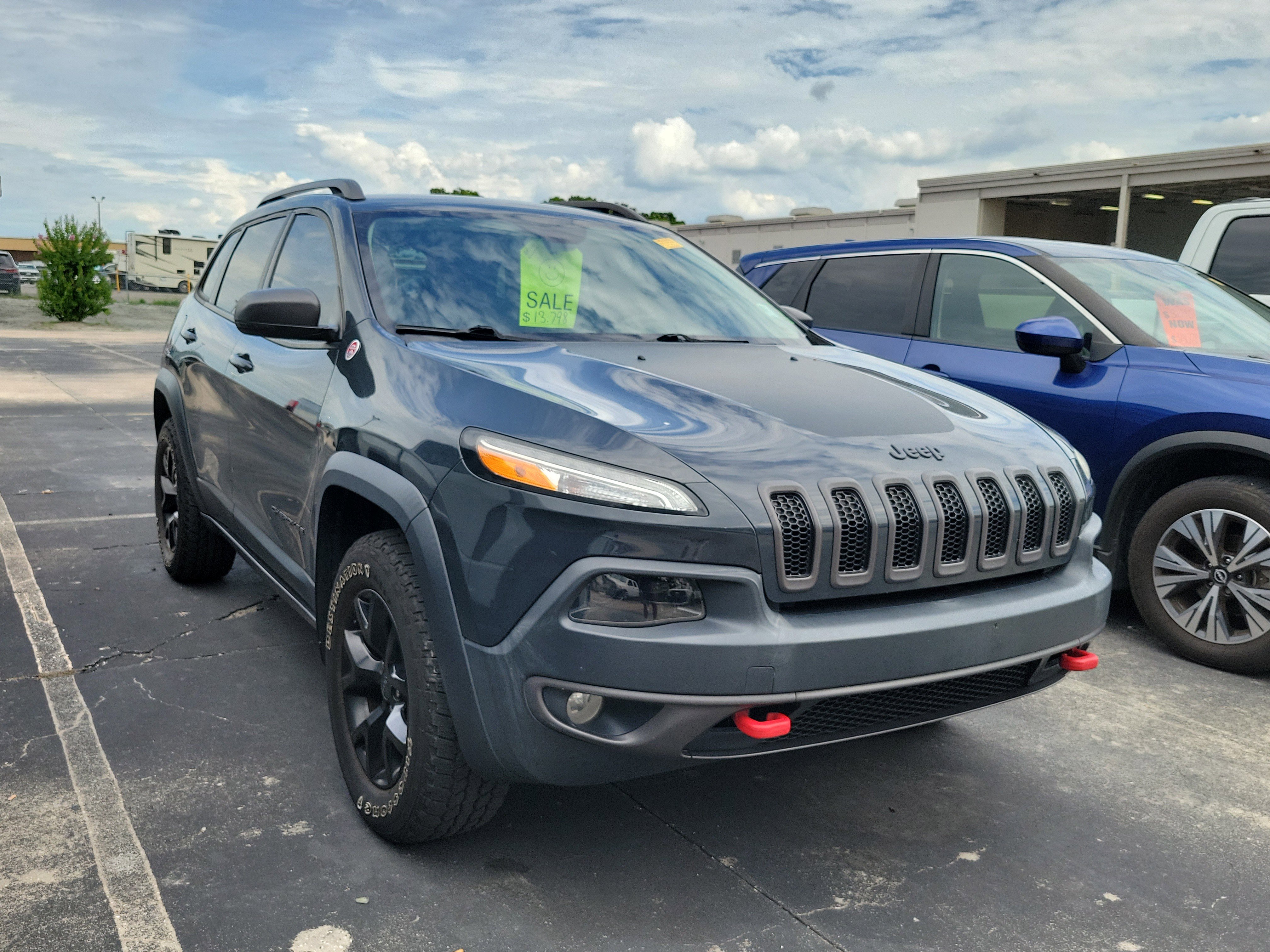 Used 2016 Jeep Cherokee Trailhawk w/ Leather Interior Group AWD/4WD image 6