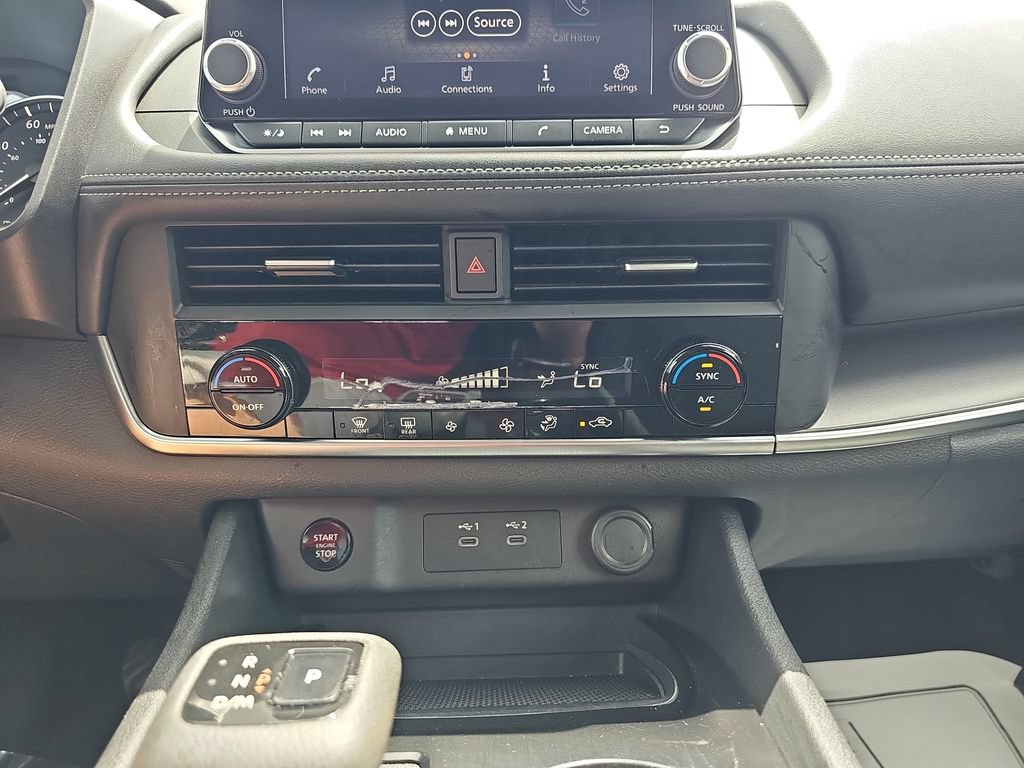 Used 2025 Nissan Rogue SV FWD image 23