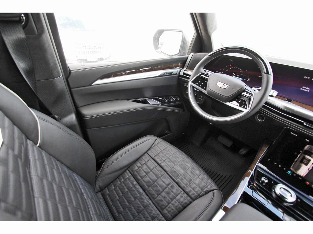 New 2026 Cadillac Escalade ESV Platinum Sport w/ LPO, ONYX Package AWD/4WD image 8