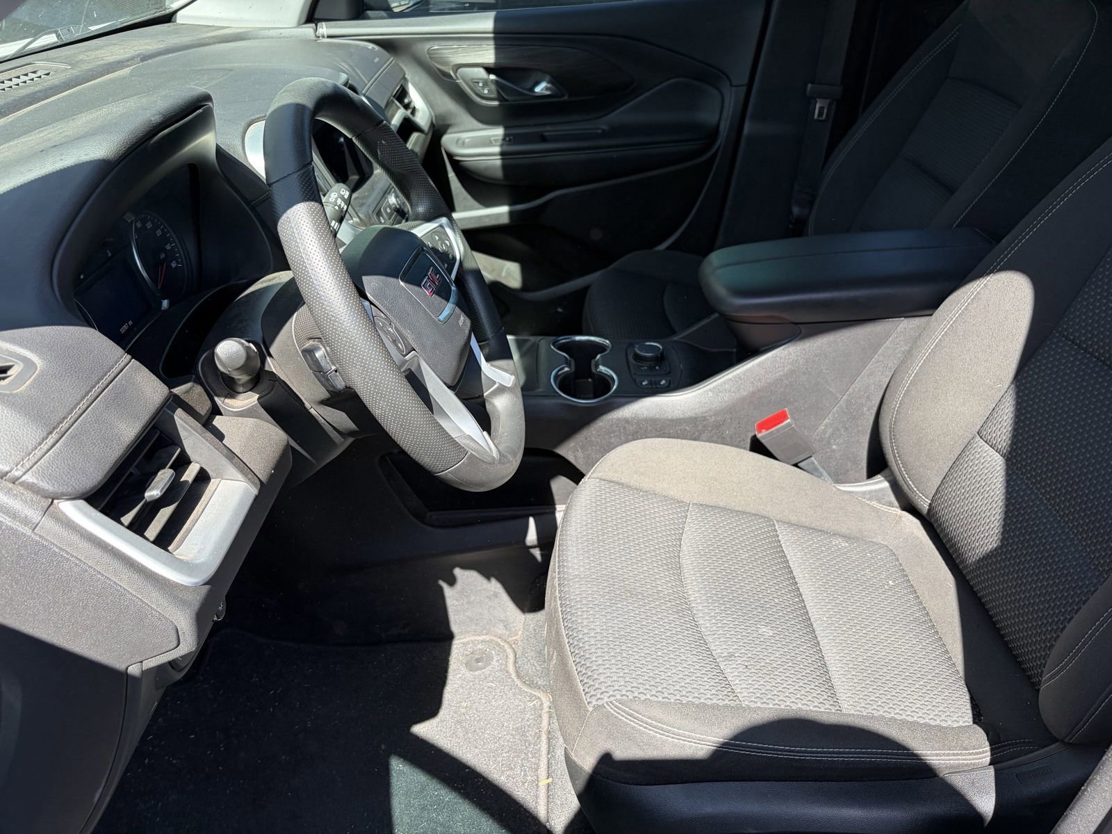 Used 2024 GMC Terrain SLE w/ Driver Convenience Package FWD image 11